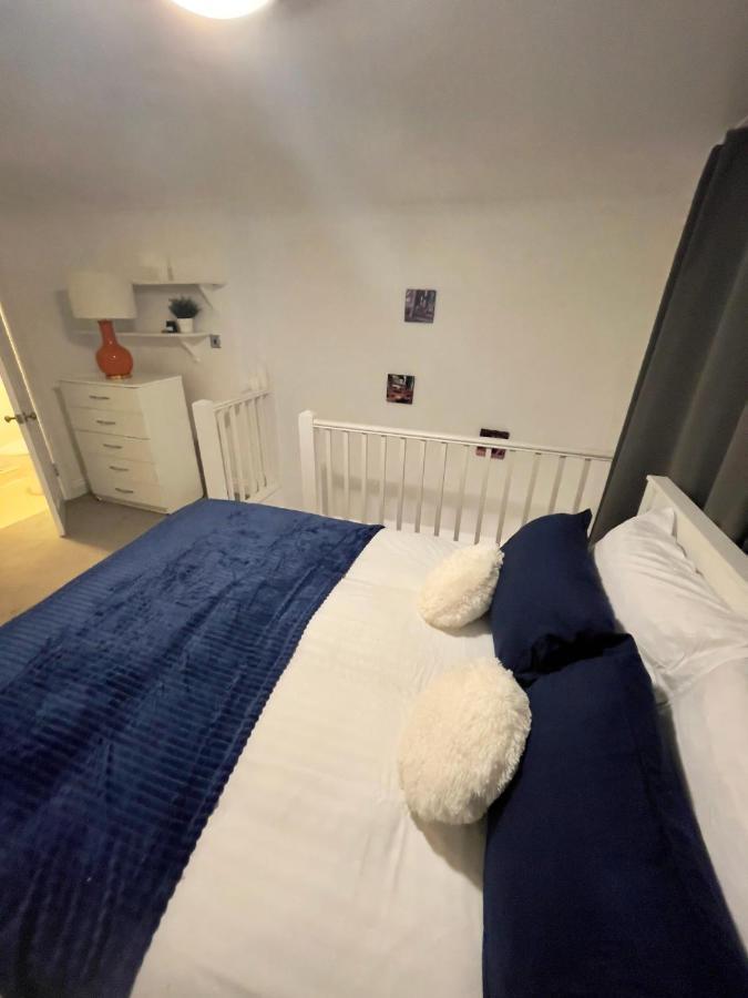 Live In Kensington * London